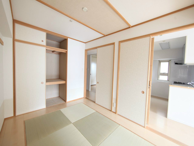 その他　和室6帖　押入れ付（収納充実してます）