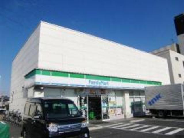 コンビニ　ファミリーマート西新井栄町一丁目店（コンビニ）まで670m