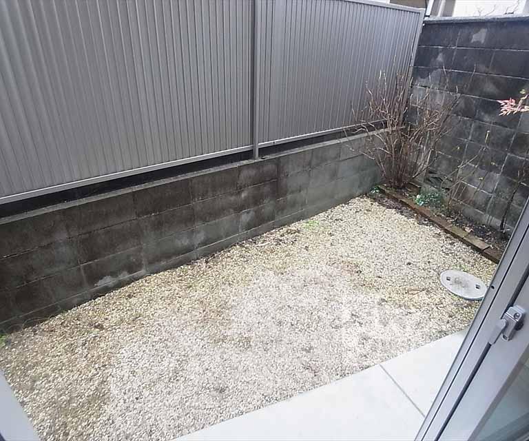 バルコニー　専用庭