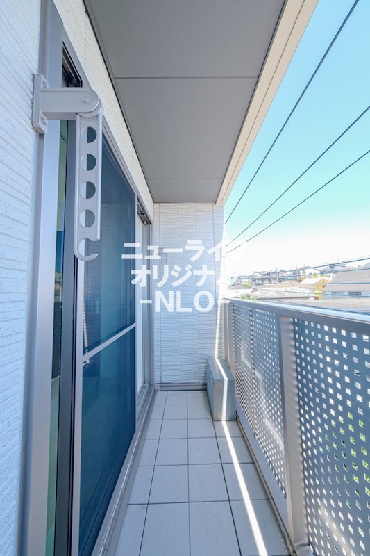バルコニー　北東向きで朝から日当たり良いので、気持ちよく活動ができます☆