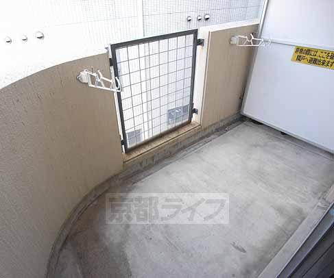 バルコニー　意外とスペースございますよ
