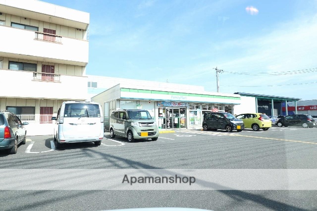 コンビニ　ファミリーマート鳥取吉成店（コンビニ）まで685m