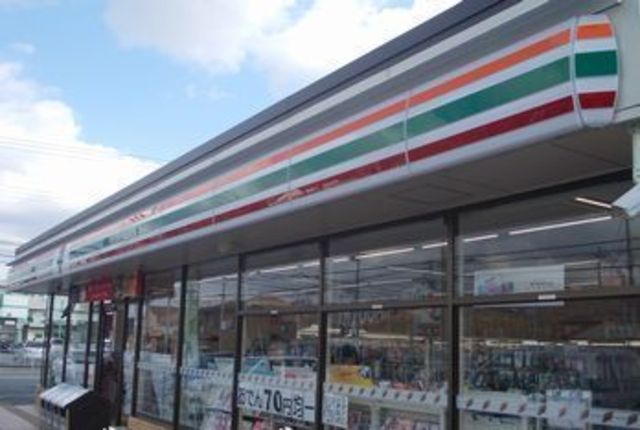 コンビニ　セブンイレブン姫路英賀清水町（コンビニ）まで120m