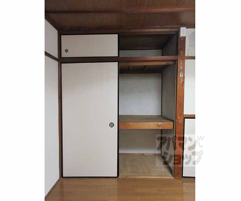 収納　おおきな押入れです