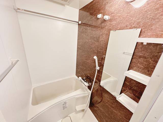 バス・シャワールーム　＊同タイプの部屋の写真です