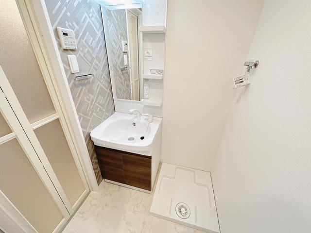 洗面設備　＊同タイプの部屋の写真です