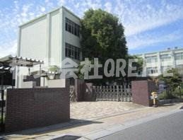 小学校　草津市立老上小学校（小学校）まで737m