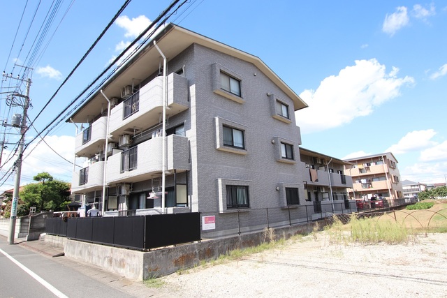建物外観　外観はタイル貼。