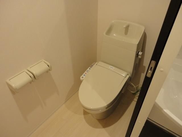 トイレ　※別のお部屋の写真です