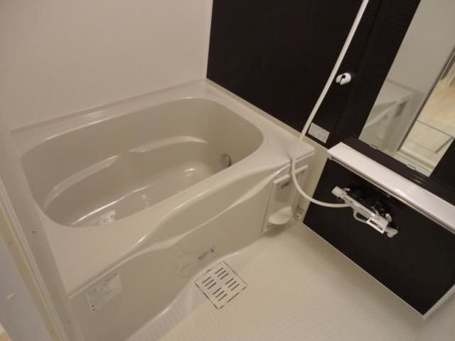 バス・シャワールーム　※別のお部屋の写真です
