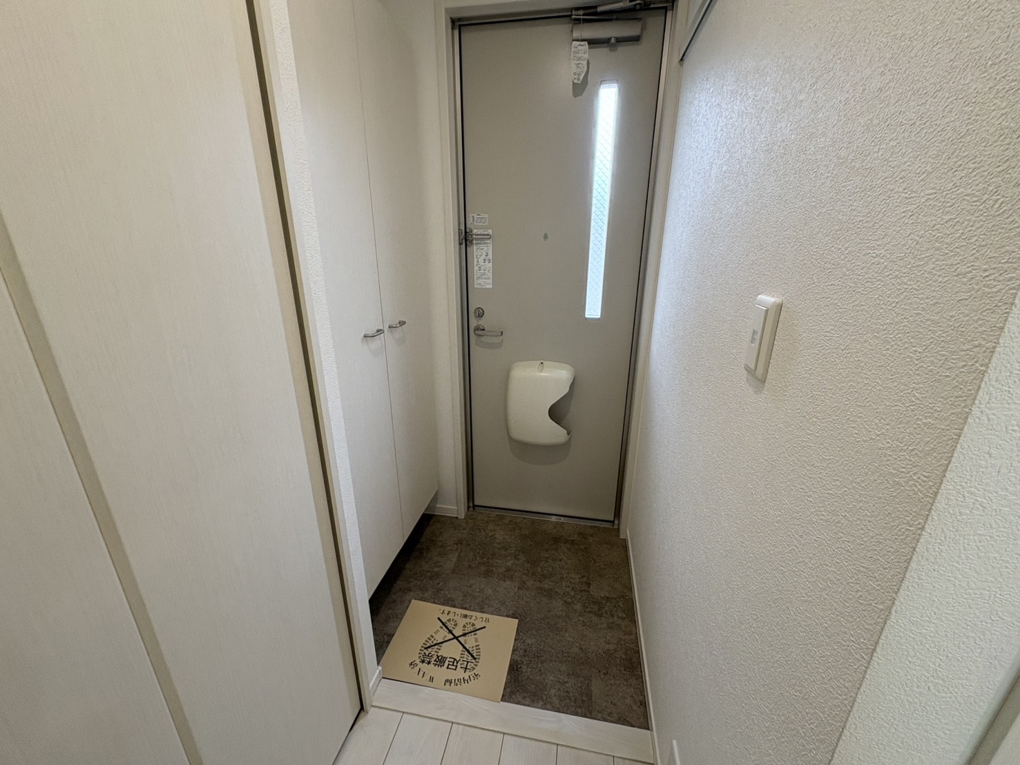 玄関　同施工会社の別物件の写真です。