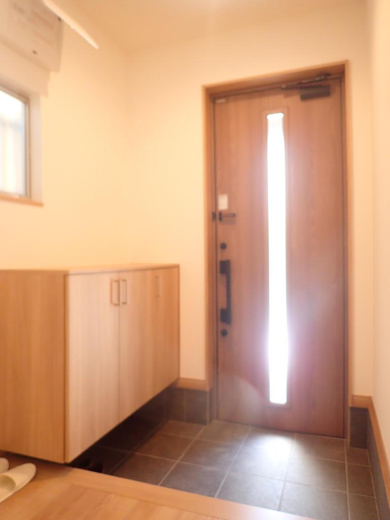 岸和田市流木町戸建ての玄関写真