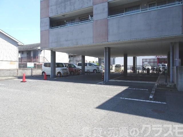 駐車場　敷地内駐車場