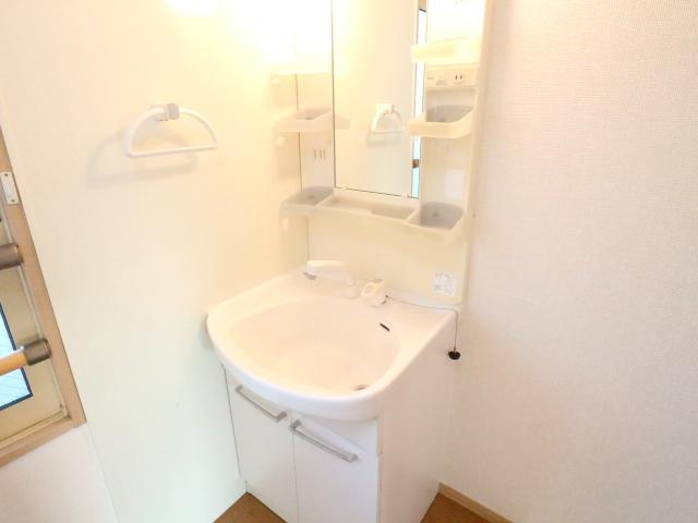 洗面設備　使いやすい洗面所です
