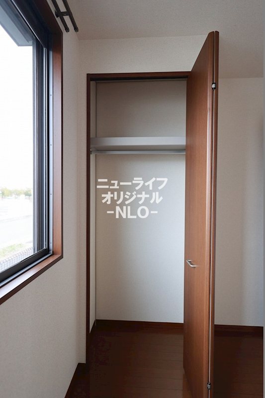 その他設備　お洋服の収納に便利なハンガーパイプ付き☆