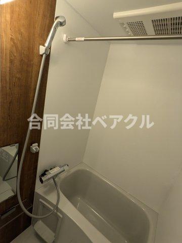 バス・シャワールーム　コンパクトで使いやすいお風呂です
