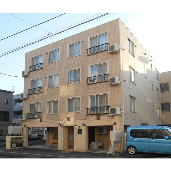 駐車場　車をお持ちの方に嬉しい駐車場付きの物件です