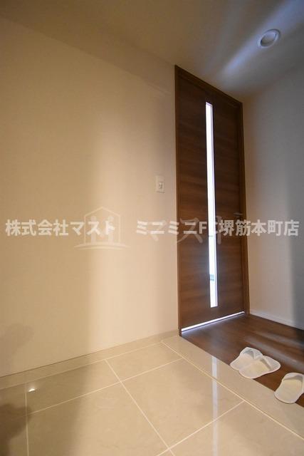 玄関　※建物内、別間取り参考写真