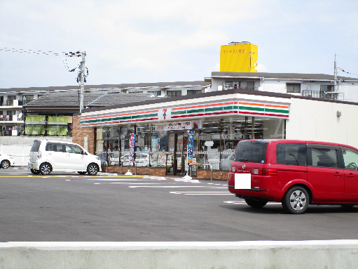 コンビニ　セブンイレブン 久御山町役場前店（コンビニ）まで160m
