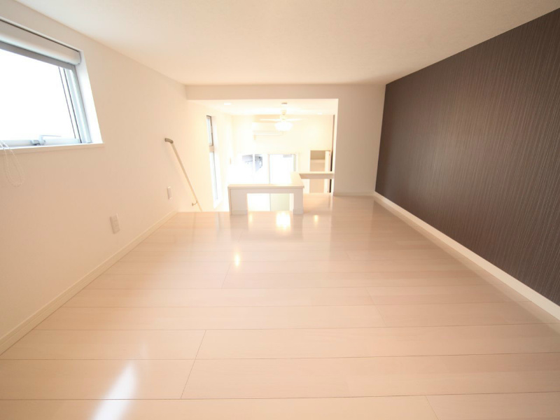 その他部屋・スペース　上階ロフト6.3帖（収納としてもお部屋としても使えます）