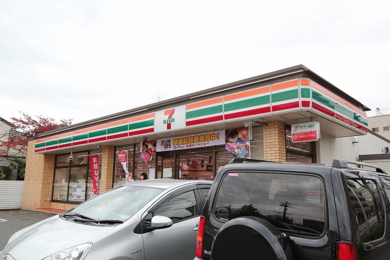 コンビニ　セブンイレブン名古屋天満通店（コンビニ）まで638m