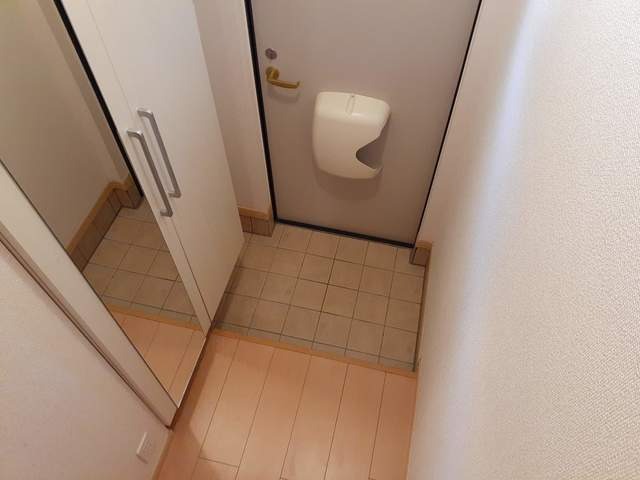 玄関　図面と現状に相違がある場合には現状を優先．．．