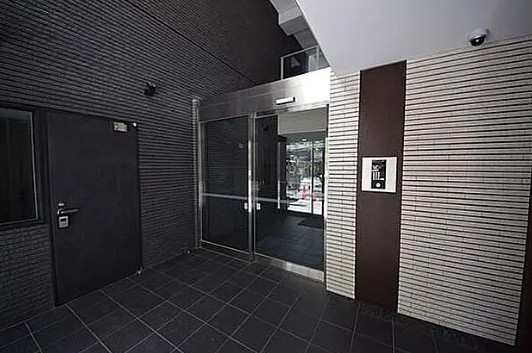 エントランス　建物の内部です