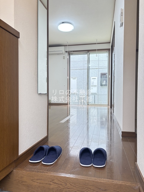 玄関　下駄箱付なので、玄関はいつでもスッキリ片付きますね☆