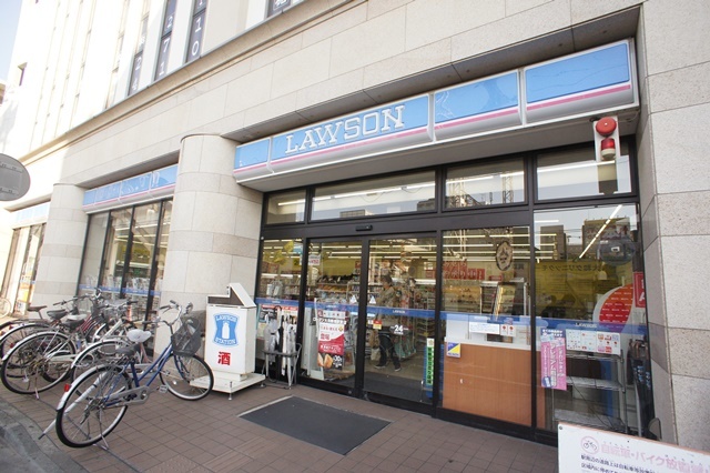 コンビニ　ローソン大和鶴間駅前店（コンビニ）まで631m