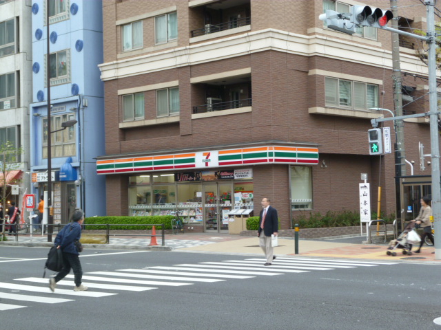 コンビニ　セブンイレブン（コンビニ）まで30m