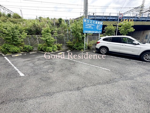 駐車場　【女性のお一人暮らしでも安心のセキュリティ♪】