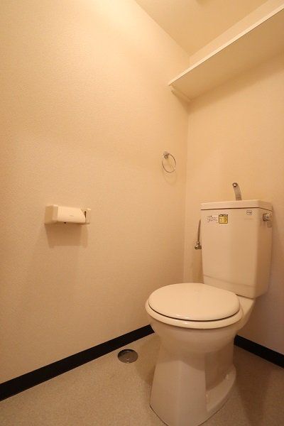 トイレ　※代表タイプの写真のため実際と異なる場合がございます