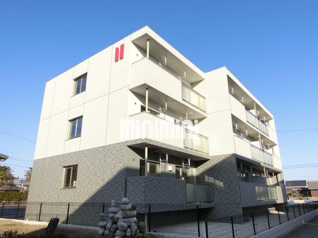 建物外観　シャープな外観
