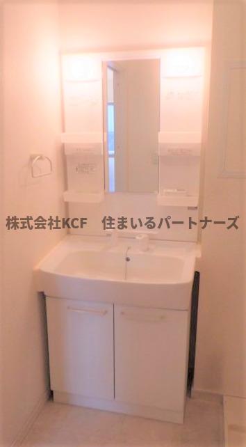 洗面設備　独立洗面台です