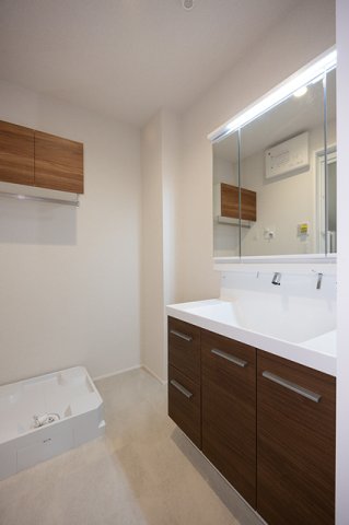 洗面設備　※写真は同タイプ住戸です。