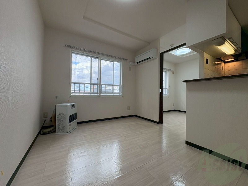 居室・リビング　広くてキレイなお部屋が広がっていて、充実した生活が送れそう。
