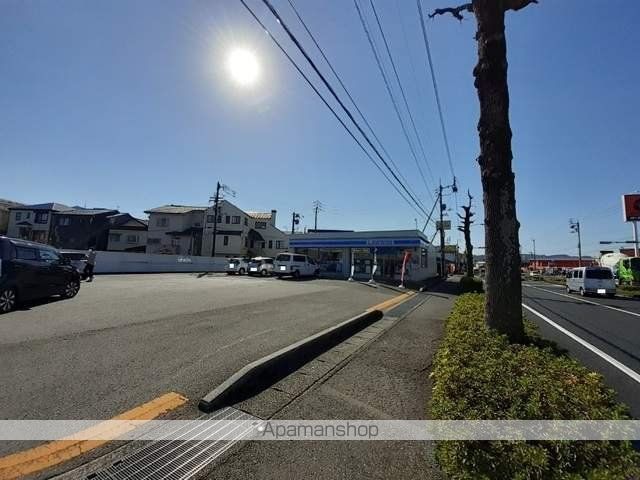 コンビニ　ローソン高知鴨部店（コンビニ）まで713m