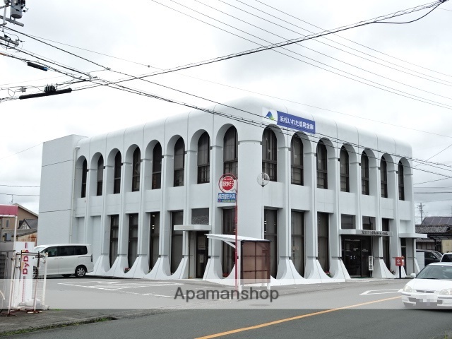 銀行　浜松磐田信用金庫西ヶ崎支店（銀行）まで589m