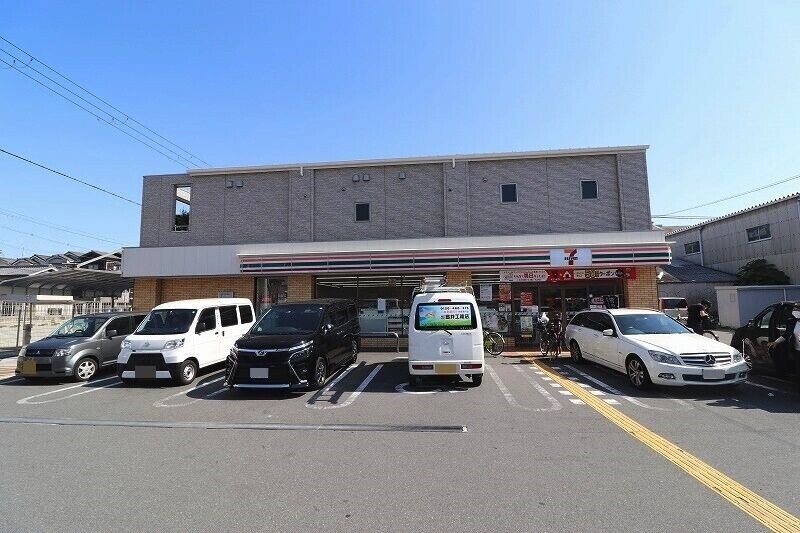 コンビニ　セブンイレブン大阪桃谷5丁目店（コンビニ）まで348m