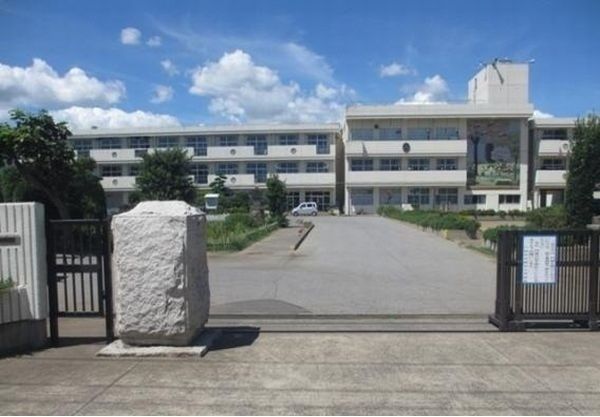 小学校　実住小学校（小学校）まで1200m