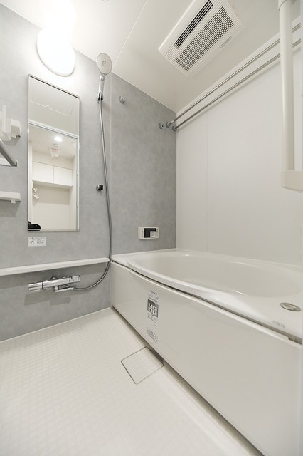 バス・シャワールーム　※写真は同タイプ住戸です。