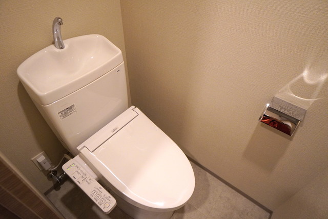 トイレ　※写真は同タイプ住戸です。