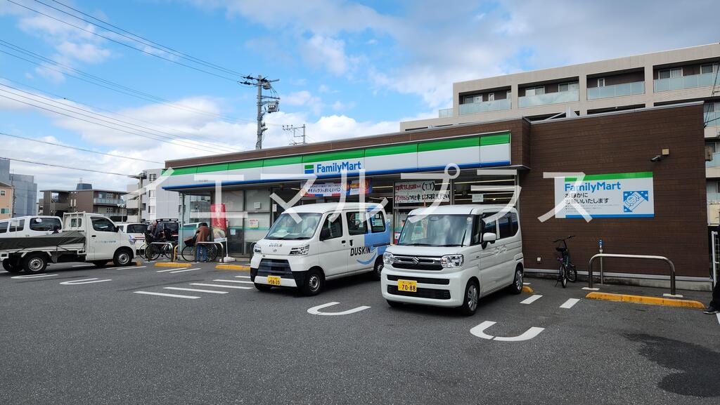 コンビニ　ファミリーマート市川入船店（コンビニ）まで168m