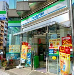 コンビニ　ファミリーマート台東鳥越店（コンビニ）まで265m