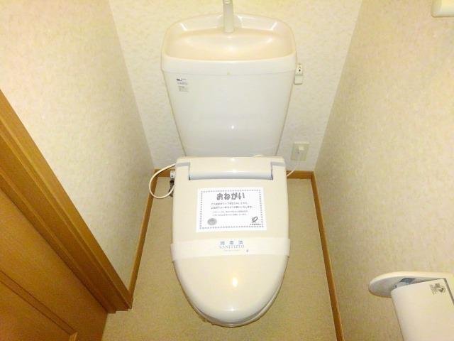 トイレ　落ち着いたトイレです