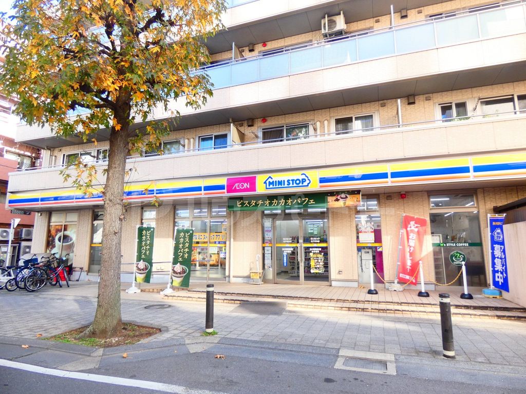 コンビニ　ミニストップ松戸駅前店（コンビニ）まで40m