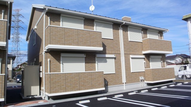 建物外観　インターネット無料　南向きで日当たり良好　角部屋