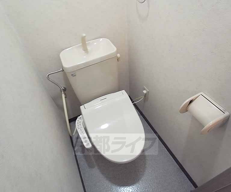 トイレ　ウォシュレット付きです