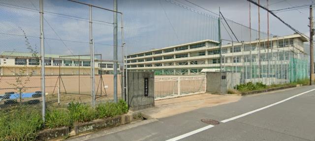 中学校　たつの市立揖保川中学校（中学校）まで818m