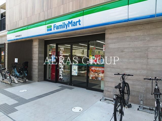 コンビニ　ファミリーマート 中野早稲田通り店（コンビニ）まで5m